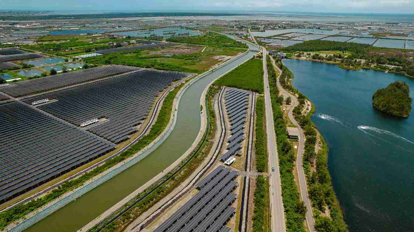 2121非凡能源事业提供智慧能源管理、、、、太阳能监控管理、、全方位电厂建置及运维解决方案，，，并拥有管理超过6000案场的经验